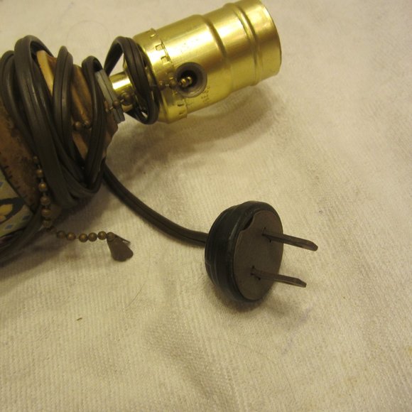 VTG MCM SMALL ACCENT LAMP,VASE STYLE W/ROSE MOTIF - Picture 13 of 13